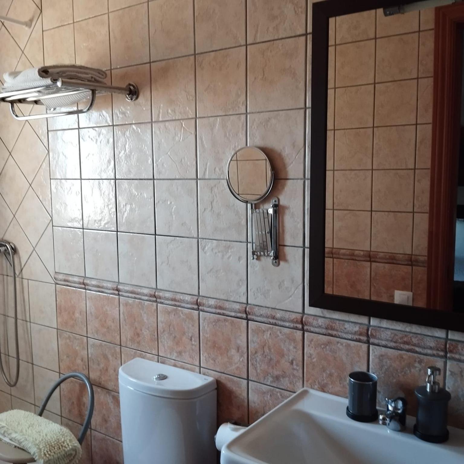 Can Gual Affittacamere Lametlla Del Valles Esterno foto